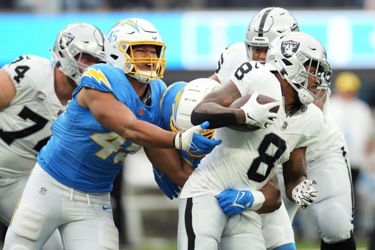 11752040 - NFL - Las Vegas Raiders at Los Angeles ChargersSearch