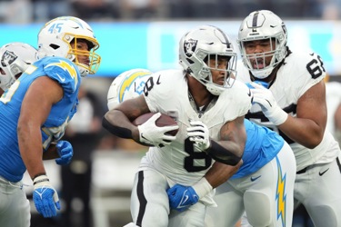 11752070 - NFL - Las Vegas Raiders at Los Angeles ChargersSearch