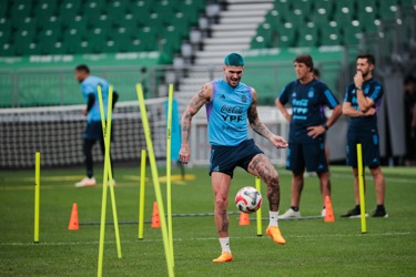 11579610 - Argentina soccer team training session ahead of FIFA